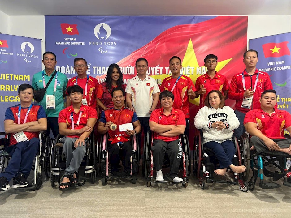 ty le s2 Thưởng nóng cho lực sĩ Lê Văn Công sau khi xuất sắc mang về chiếc Huy chương Đồng tại Paralympic Paris 2024